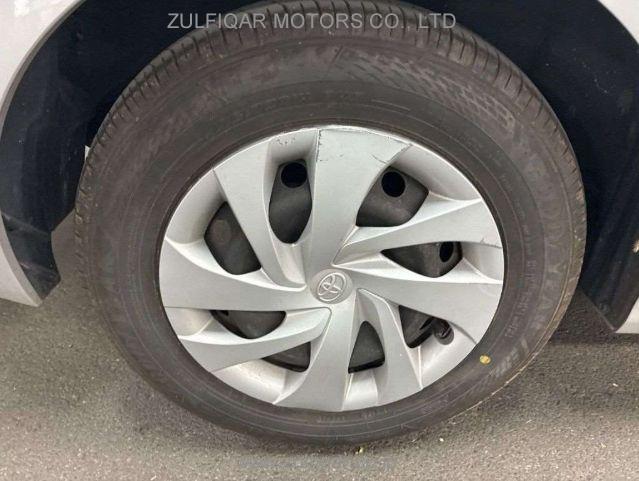 TOYOTA YARIS 2021 Image 12
